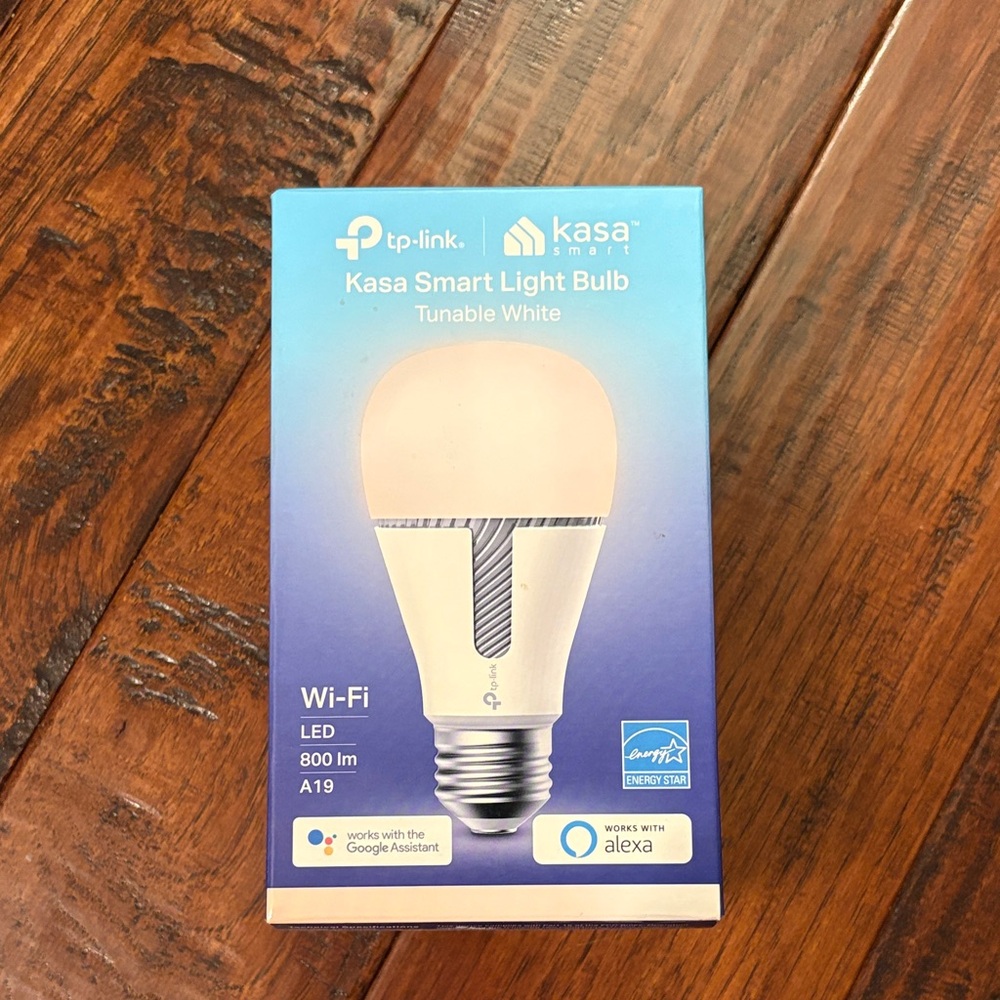 TP-Link Kasa Smart LED Bulb - White and Blue